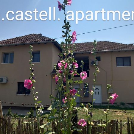 Rm Castell Apartments Novi Sad Buitenkant foto